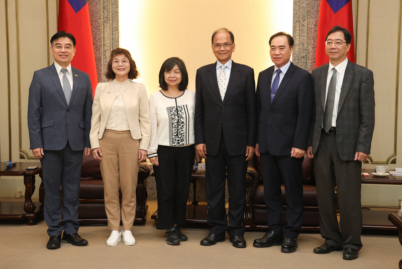 中選會委員被提名人拜會游錫堃 尋求立院支持