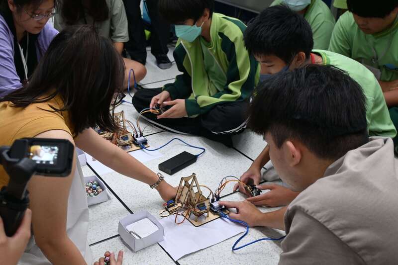 台科大師資生赴偏鄉辦營隊 助學童提升科技素養