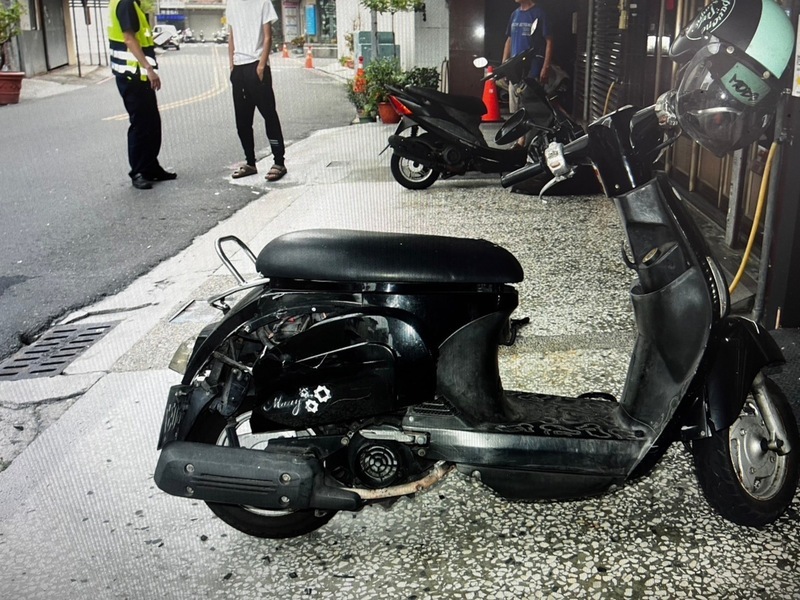 購買手機起糾紛 台南5男砸損店家設備遭送辦