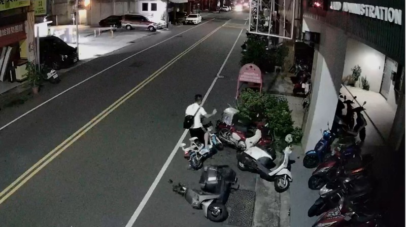 電輔車未掛車牌撞機車逃逸 台中警循線追出究責