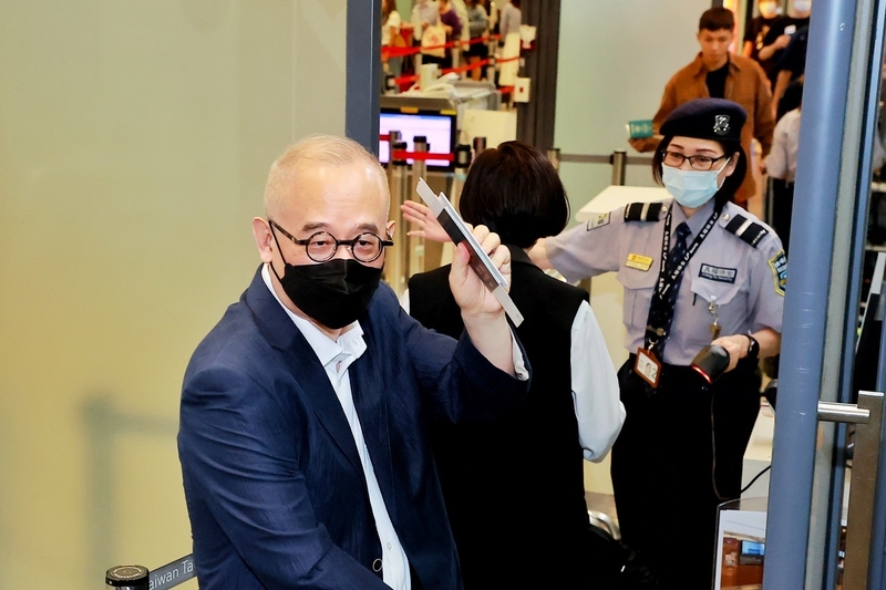 向心夫婦涉洗錢無罪確定返港 最想看女兒及父母