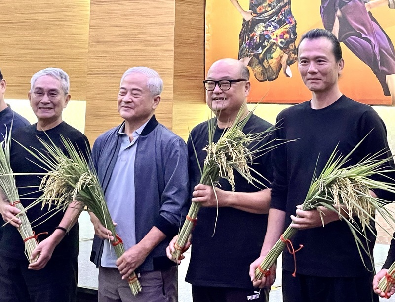 雲門池上舞出「霞」光 加碼國中小學生跳薪傳