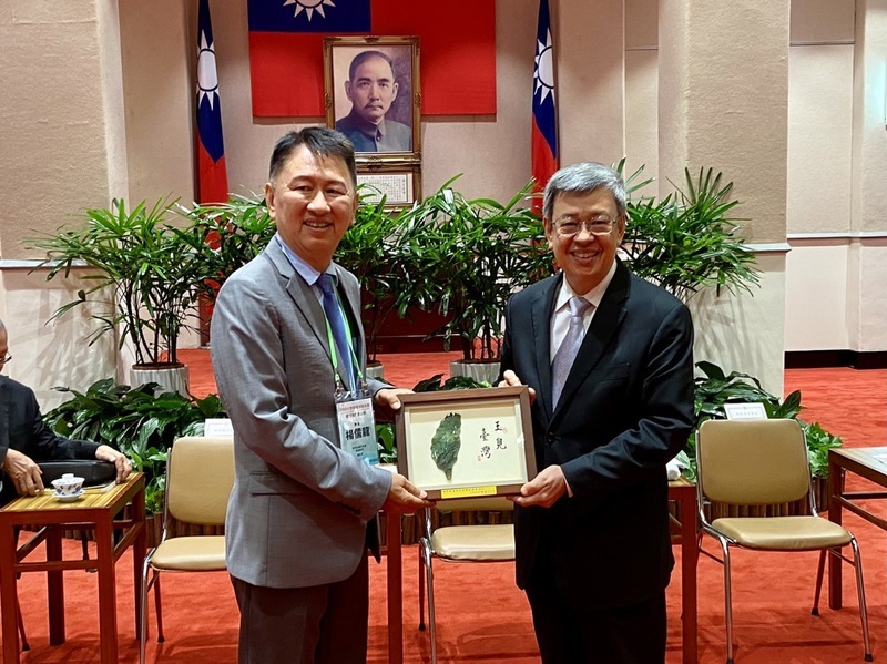 接見留台校友 陳建仁盼2030年留用僑生達4.7萬人