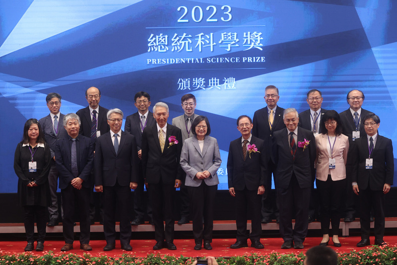 親頒總統科學獎 蔡英文：台灣要持續累積更強實力
