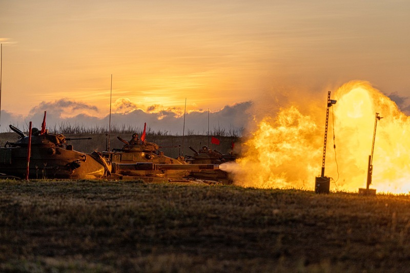 澎防部鎮疆操演 火砲射擊場面震撼