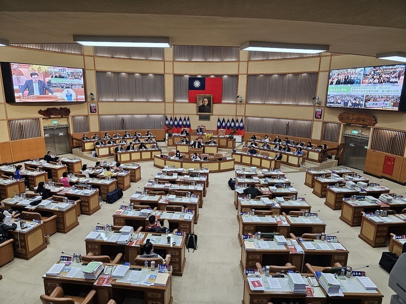 新北議會總質詢藍禮讓劉和然施政報告 綠批荒謬