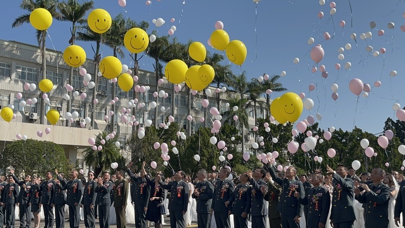 陸軍官兵聯合婚禮 122對新人互許終身