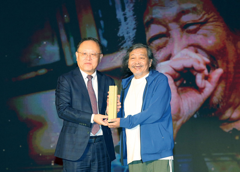 洪德麟奪金漫特別貢獻獎 談國漫館：時機到了