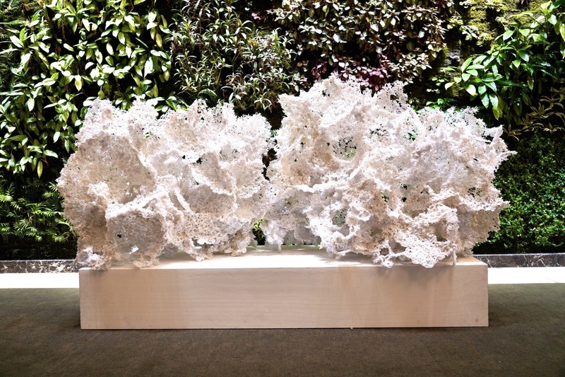 寶特瓶再利用成「浪花」 摘麗寶雕塑雙年獎首獎