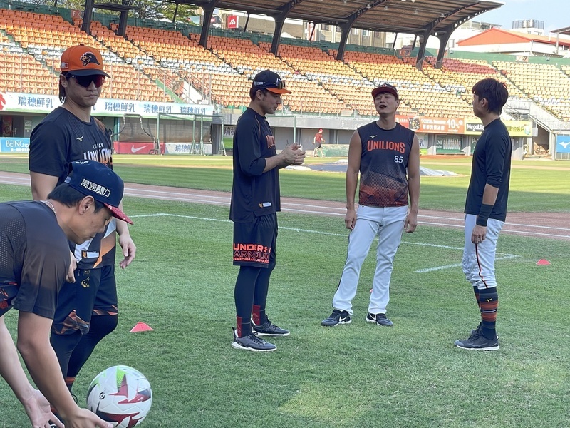 林安可恢復賽前練球 餅總誇桃猿打出「好的防守戰」