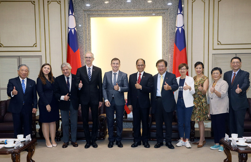 游錫堃接見歐洲議會友台小組訪團 盼簽供應鏈協定