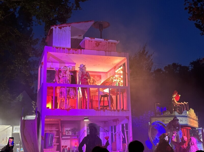 賈伯斯家萬聖節 芭比肯尼粉紅鬼屋開派對