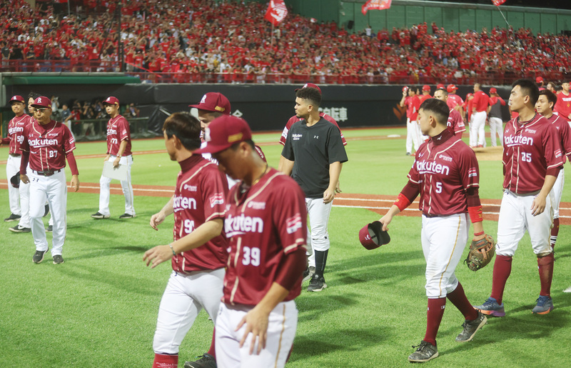 桃猿總冠軍賽首戰吞敗 曾總：5局滿壘沒多得分可惜