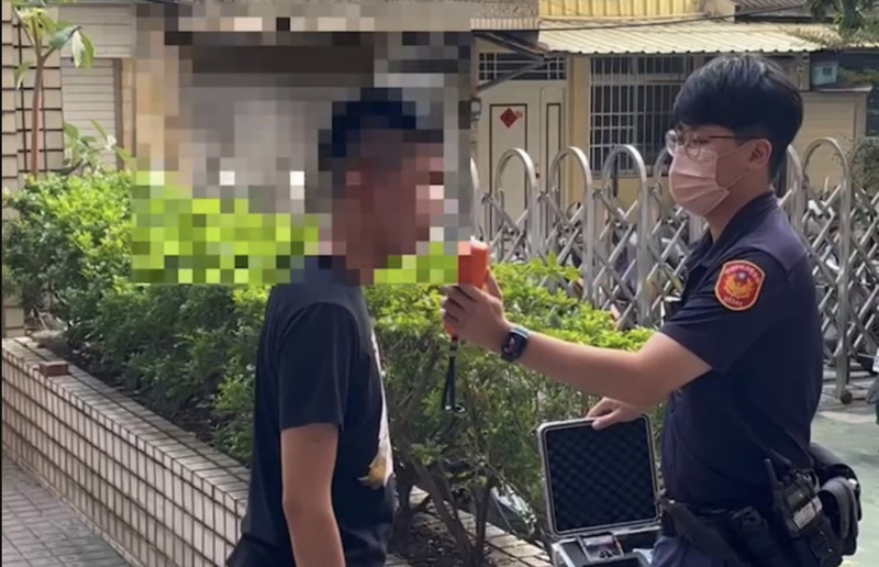 男駕駛逆向撞2機車肇逃 供稱因擔心無照挨罰