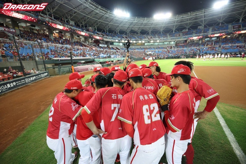 中職總冠軍賽戰況膠著難預測 葉總：關鍵是投手群