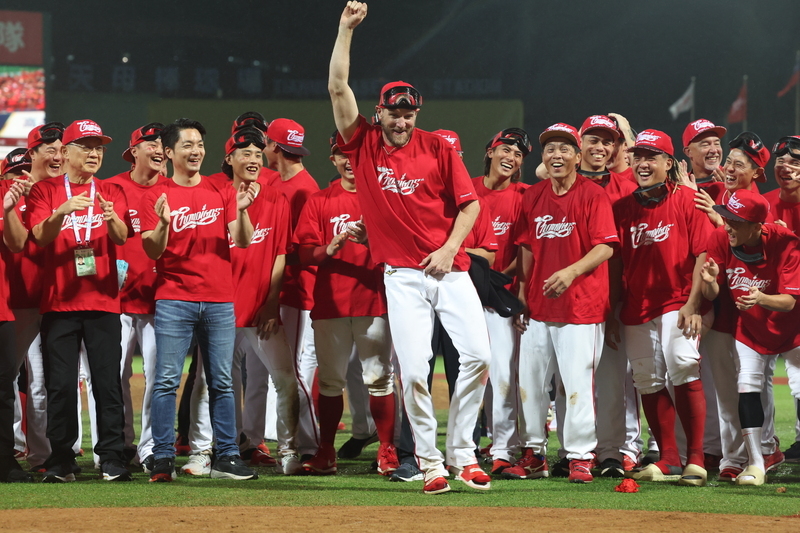 台灣大賽鋼龍先發好投 味全龍睽違24年再奪冠