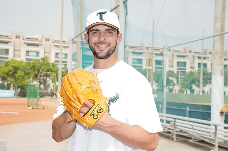 台鋼雄鷹4外籍投手加入打冬盟 納入洋將評估