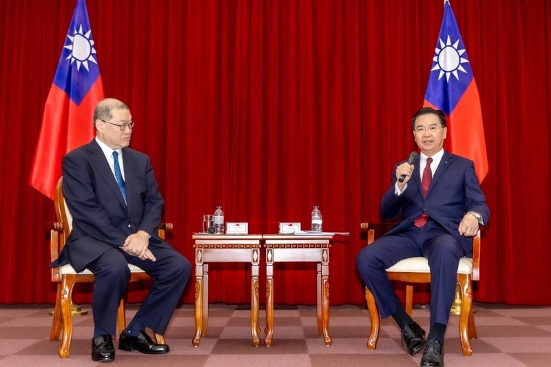 日媒專訪 吳釗燮盼日本跟進呼籲中國勿介入台灣選舉