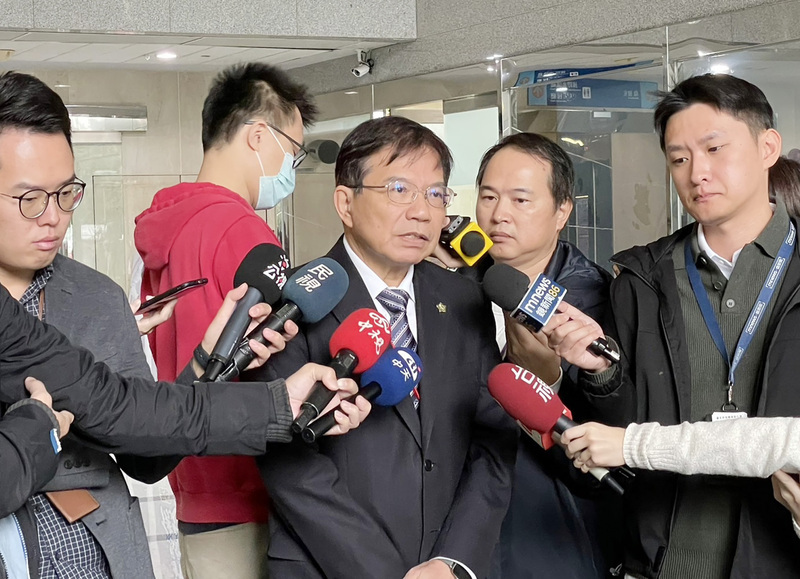 赴中旅團有限額 王國材：數量會視狀況調整