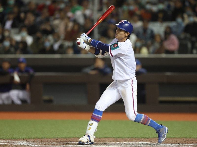 陳文杰從小都在太陽下打球 體驗大巨蛋覺得有點冷