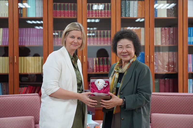 接見挪威自由黨主席 陳菊盼貢獻台灣人權發展經驗