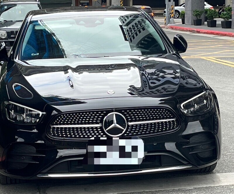 北投區市場工地掉鐵條砸賓士車無傷 北市裁罰