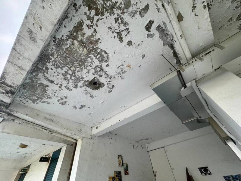 竹北國中信義樓壁癌嚴重盼改建 竹縣府擬重建