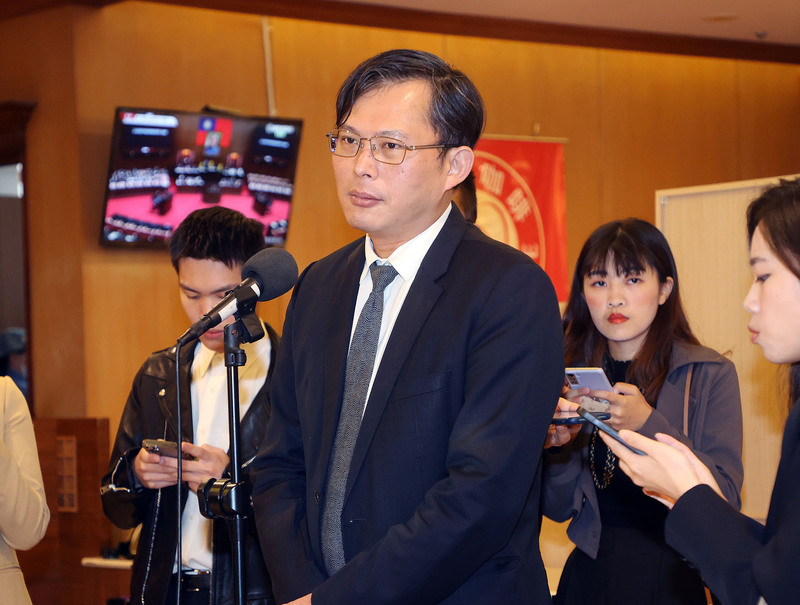 黃國昌開直播助民眾黨募款 一夜募得逾800萬