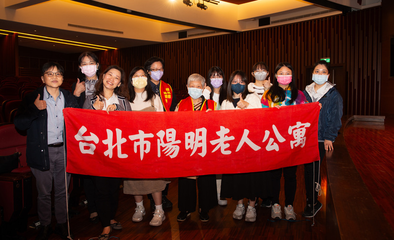 文大學生參與青銀共居 1年服務逾7000小時居冠