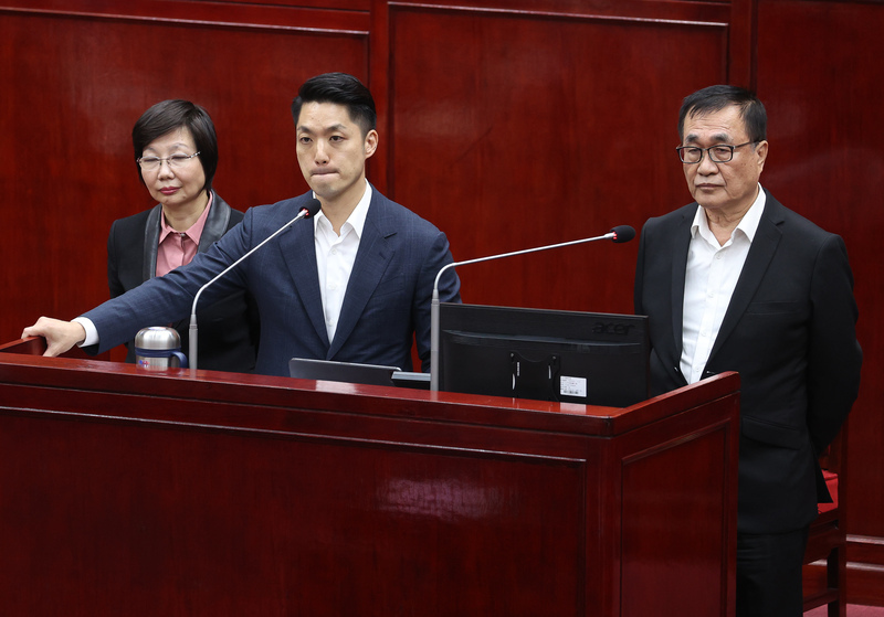 議員轟京華城改建案容積竟達840% 蔣萬安認不合理