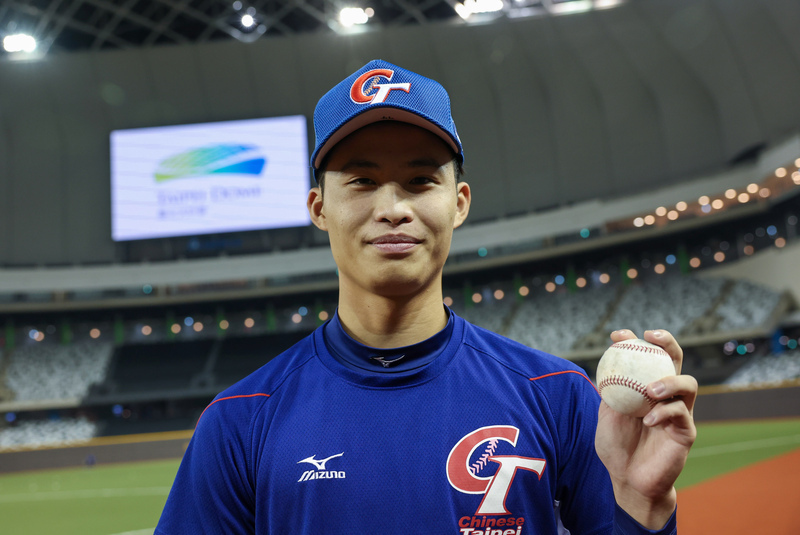 林詔恩請教林凱威滑球 打亞錦不失分就是好終結者