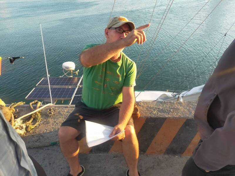 烏克蘭一家3口駕帆船 疑方向舵故障泊梧棲港檢修