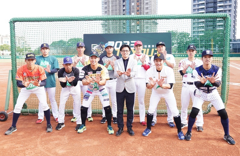 台鋼雄鷹辦洋將測試會 井端弘和到場參與