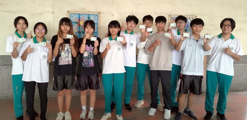 高市全面換發國中數位學生證 估6萬學子受惠