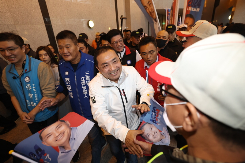 藍白協商遭列被告 侯友宜：無期約賄選不當利益