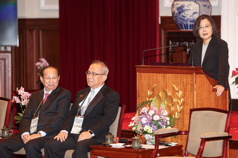 蘇姿丰父親蘇春槐等僑領返台 蔡總統肯定堅定挺台