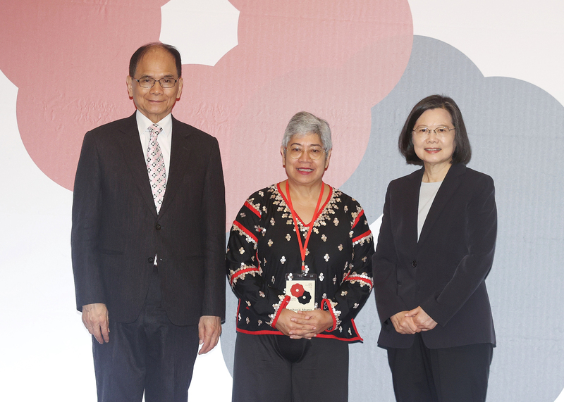 菲律賓兒童人權倡議者阿貝華 獲頒亞洲民主人權獎