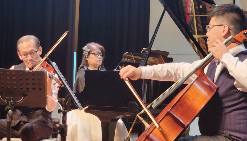 狂醫杜元坤守護澎湖 音樂會演奏小提琴滿場溫馨