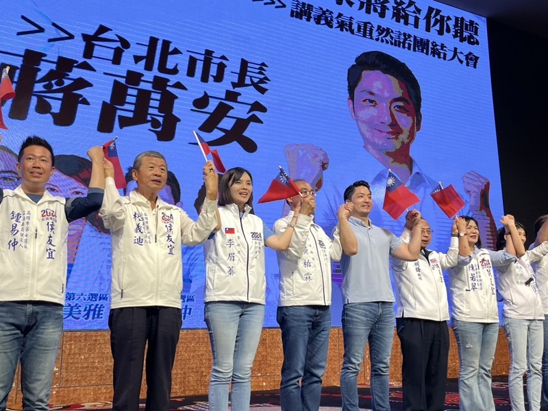 蔣萬安高雄助選喊「做不好就換人」 籲政黨輪替