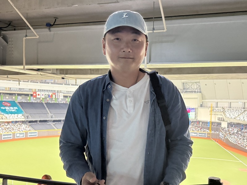 曾豪駒搶票看亞錦賽冠軍戰 直呼有大巨蛋很幸福