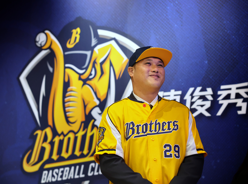 陳俊秀簽3年約總值逾3千萬 兄弟看重思考能力