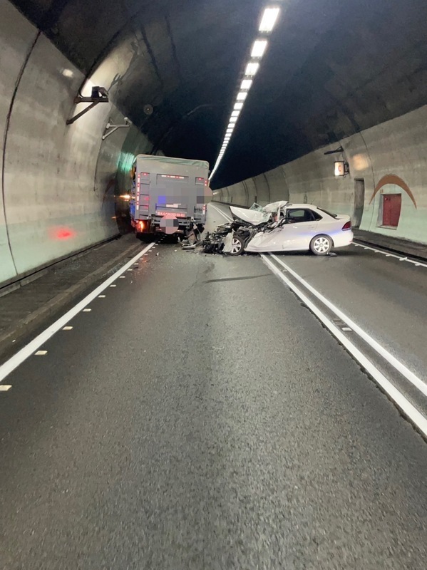 國5雪隧撞故障貨車 小客車駕駛不治