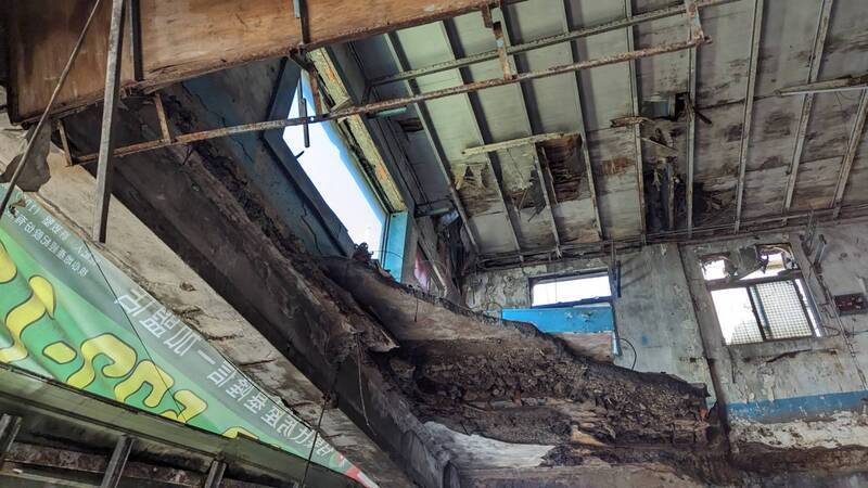 基隆空屋內部坍塌無人傷 市府將盤點管理老屋