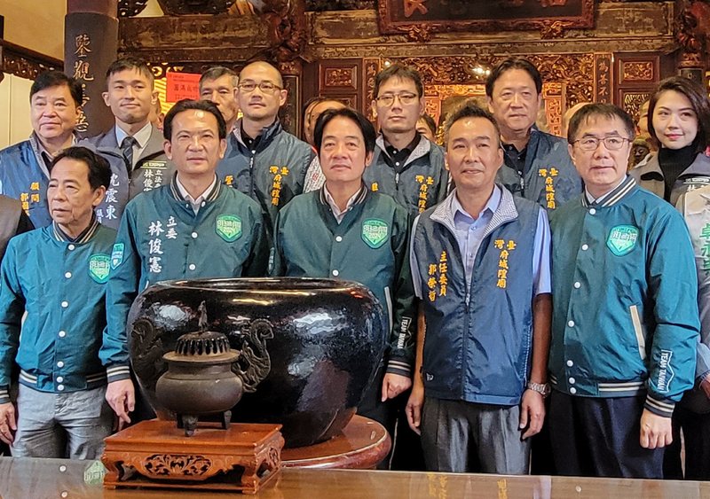 賴清德台南廟宇參香 強調不法不義該辦就辦