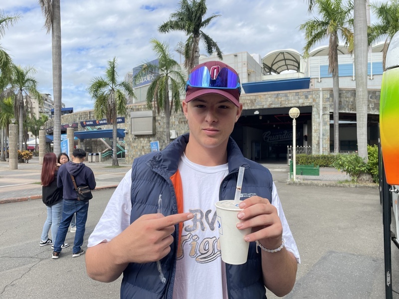 新北U18棒球賽昆士蘭投手魯卡潛力佳 體驗放天燈