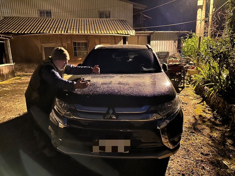 尖石後山新光部落飄雪 民眾直擊過程約10分鐘