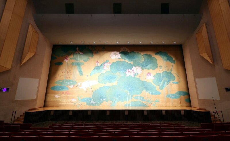 日本職人團隊養護 嘉市音樂廳緞帳大幕風華再現