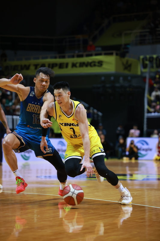 PLG林書豪飆9顆三分轟本季新高44分 國王逆轉勝勇士