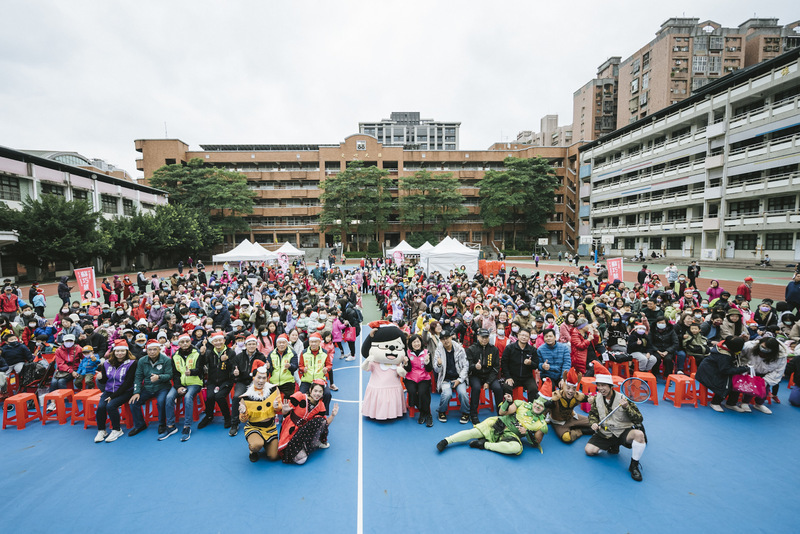 蘇巧慧化身水獺媽媽 邀民眾親子同樂過耶誕