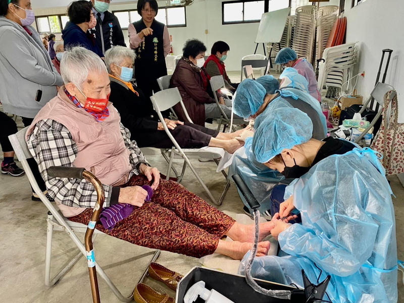 嘉縣府攜手社福團體公益剪趾 逾600名長者受惠